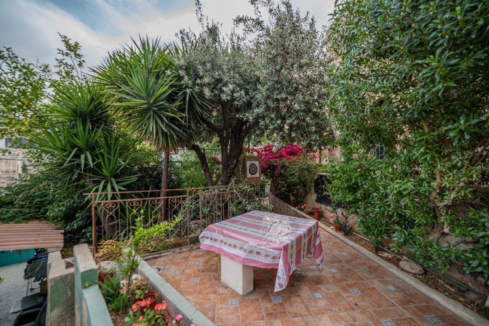 Central House With Beautiful Garden Αμμάν Εξωτερικό φωτογραφία